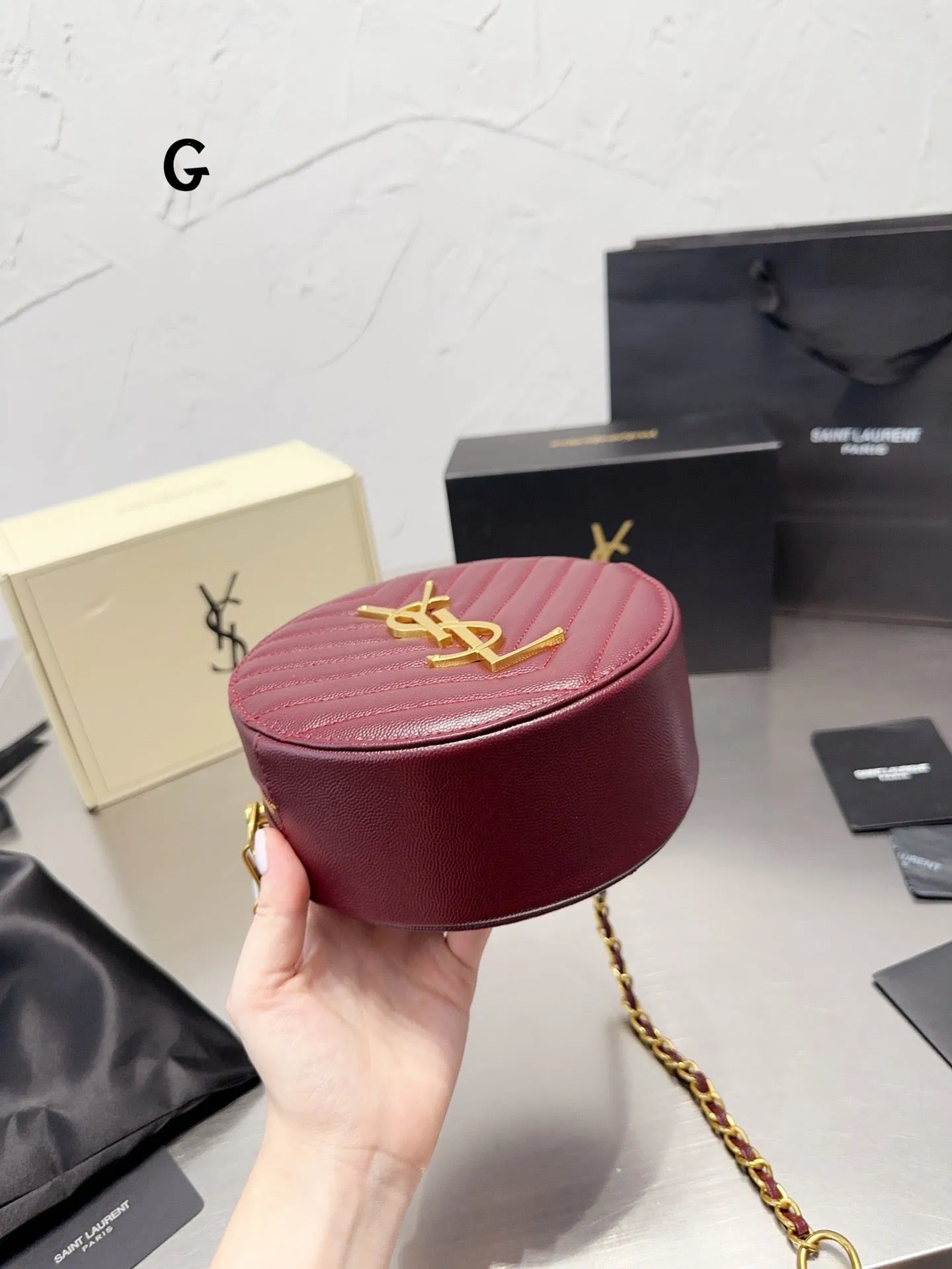 YSK262 vinyle Round Camera Bag / 6.6 x 6.6 x 2.1 INCHES